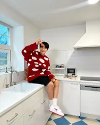 The Real 'Anak Baik', 10 Potret Kim Seon Ho yang Donasikan 100 Juta Won di Hari Ulang Tahun Lewat Palang Merah Korea