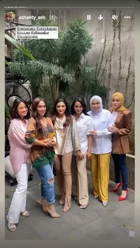 Tidak Ada Nindy Ayunda, Ini 6 Potret Geng Sosialita Olla Ramlan Kumpul-Kumpul: Aku Bahagia Banget!: 