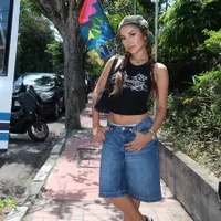 Tinggalkan Baju-Baju Seksi, Ini 8 Potret Jennifer Coppen yang Pancarkan Aura Adem Saat Umrah - Segera Hijrah? 