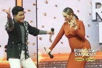 Totalitas Banget, 7 Pedangdut Ini Masih Tetap Manggung Walau Berbadan Dua, Gaya Enerjik Disorot Netizen