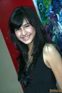 Transformasi Mikha Tambayong, Dulu Manis Kini Makin Cantik Dewasa