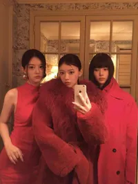 Transformasi Total ILLIT! Hadir di Jacquemus Paris dengan Gaya Lebih Bold