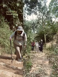 Trekking Perdana Vebby Palwinta di Bogor, Jelajah 5 Curug Sekaligus