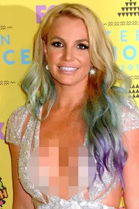 Tren 'Rambut Pelangi' Ala Artis Hollywood, Siapa Yang Terkeren?