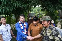 Tujuh Bulan di DPR, Potret Verrell Bramasta Turun Langsung Bawa Beasiswa Hingga Revitalisasi Masjid dan GOR