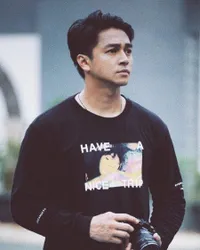 Tumbuhkan Jenggot dan Kumis, Tampilan Deva Mahenra Lebih Manly