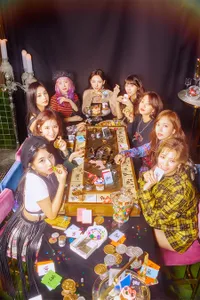 TWICE Tampil Cantik Dengan Makeup Flawless di Comeback Yes or Yes