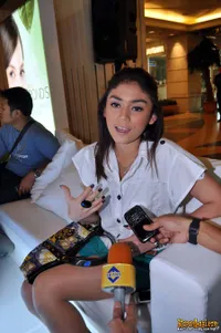 Thalita Latief Santai