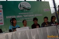 The Rain di Konser Amal Untukmu Minang