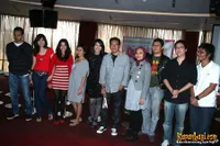 Tika Putri Beserta Crew dan Pemeran QUEEN BEE