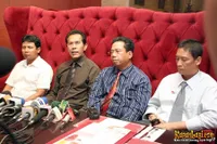 Tim Pengacara Agung Setiawan di Pan O Cafe