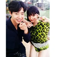 Tinggal Satu Rumah - Bom 2NE1 dan Park Min Woo Akrab