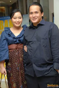 Tya Subiakto dan Candy Satrio