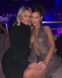 Ucap Selamat Ulang Tahun, Bella Hadid Unggah Foto Jadul Sang Mama