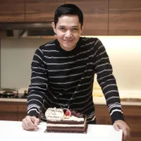 Ulang Tahun, Dude Harlino Bersyukur Miliki Keluarga Harmonis