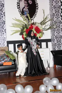Ulang Tahun, Umi Pipik Gelar Pesta Serba Princess Hitam-Putih!