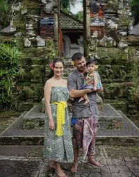 Ultah Atiqa Hasiholan, Rio Dewanto Ajak Keluarga Kecil ke Bali!