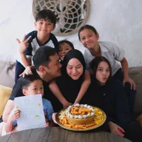 Ultah ke-38, Zaskia Adya Mecca Dapat Surprise Manis dari Anak-anak