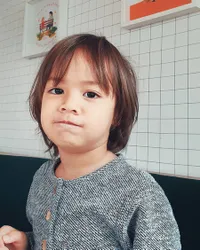 Umur 3 Tahun, Ini Sederet Gaya Menggemaskan Anak Ringgo & Sabai
