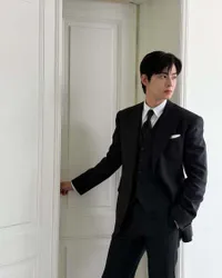 Unggahan Terbaru Cha Eun Woo Terkait Kasus Dugaan Penggelapan Pajak, Klarifikasi dan Minta Maaf