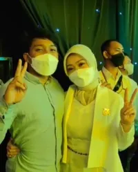 Ungkap Kerinduan, 10 Potret Kenangan Atalia Praratya Bareng Eril  - Momen Manis yang Nggak Akan Pernah Dilupakan