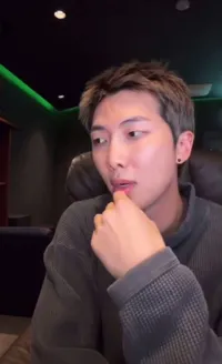 Ungkapan Hati RM Saat Siaran Live, Peran Sebagai Leader BTS dan Alasan Belum Comeback