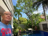 Usai Botak Jalani Kemoterapi, Ini 8 Potret Ari Lasso yang Rambutnya Sudah Mulai Tumbuh Tipis Beruban