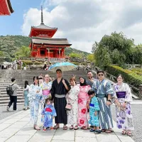 Usai dari Singapore dan Jepang, Ini 8 Potret Zaskia Gotik Sekeluarga Pergi ke Magelang - Sebut Liburannya Murah Meriah 