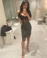 Usia Sudah Kepala 4, Potret Adinda Bakrie yang Makin Awet Muda dan Hot Banget - Body Goals BIkin Iri