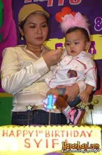 Ulfa Dwiyanti dan Anak-Anaknya