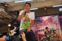 Ungu Guncang Tanah Abang