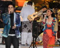 Unik - Tampil Beda di Konser Lampion Global TV