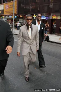 Usher Tampil Broadway