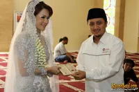 Ustad Yusuf Mansyur di Akad Nikah Okie Agustina