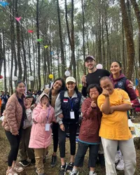  Valerie Twins, Clara Bernadeth, dan Beberapa Selebriti Berbagi Kebahagiaan dengan Anak-anak Down Syndrome di Acara Charity Glam Camp