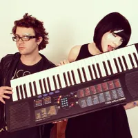 Victoria Asher, si Cantik 'Berbisa' Dari Cobra Starship