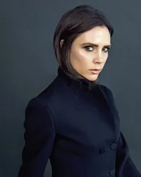 Victoria Beckham, Girlband Sampai Jadi Hot Mom & Desainer Kondang