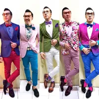 Vintage! Warna-Warni Outfit David Naif Saat 'Dinas' Jadi Host