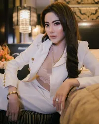 Viral Karena Cium Bibir Zikri Daulay, Ayu Aulia Ternyata Pernah Menjadi Simpanan Pejabat - Tak Masalah Disebut Pelakor