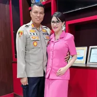 Viral Luluk Nuril Istri Polisi Bentak Siswi SMK, 8 Potret Artis Bhayangkari yang Dianggap Mampu Jaga Nama Baik Suami