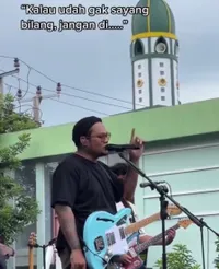 Virgoun Berpesan Kalau Sudah Gak Sayang Harus Ngomong dan Ingin Kembali ke Pelukan Seseorang yang Dicueki Karena Keluarga Kecilnya, Dicibir Netizen