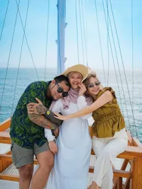 Virgoun dan Lindi Fitriyana Liburan Bareng Starla ke Labuan Bajo, Bahagia