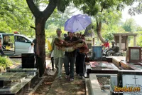 Vicky Irama di TPU Menteng Pulo