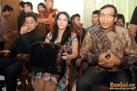 Vira Yuniar di Sidang Cerai Perdana