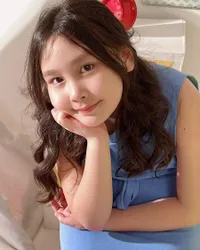 Wajah Cantiknya Semakin Mirip Dirly Idol, Simak 8 Potret Eleeya Putri Celine Evangelista yang Semakin Menggemaskan