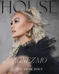 Wajahnya Sempat Dibilang Aneh, Ini Foto Agnez Mo yang Memesona Saat Jadi Cover Majalah - Harga Outfit Ratusan Juta