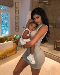 Weekly Hot: Foto Bayi ke-4 Kim Kardashian - Perayaan Father's Day