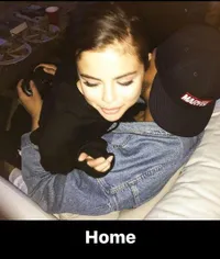 Weekly Hot IG: Foto Mesra Selena Gomez - Istana Harper Beckham