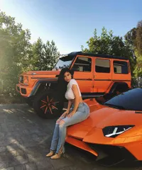 Weekly Hot IG: Mobil Mewah Kylie Jenner - Chrissy Teigen di Bali