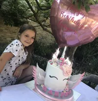 Weekly Hot IG: Pembaptisan Pangeran Louis - Ultah Harper Beckham